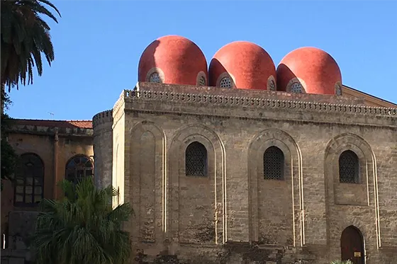 Sehenswürdigkeiten in Palermo: Die normannische Kirsche Chiesa die San Cataldo Sehenswürdigkeiten in Palermo: Die normannische Kirsche Chiesa die San Cataldo
